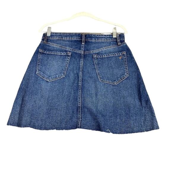 William Rast A-Line Denim Mini Skirt Juniors 27 Blue Whiskers Dark Wash Raw Hem - Picture 2 of 8